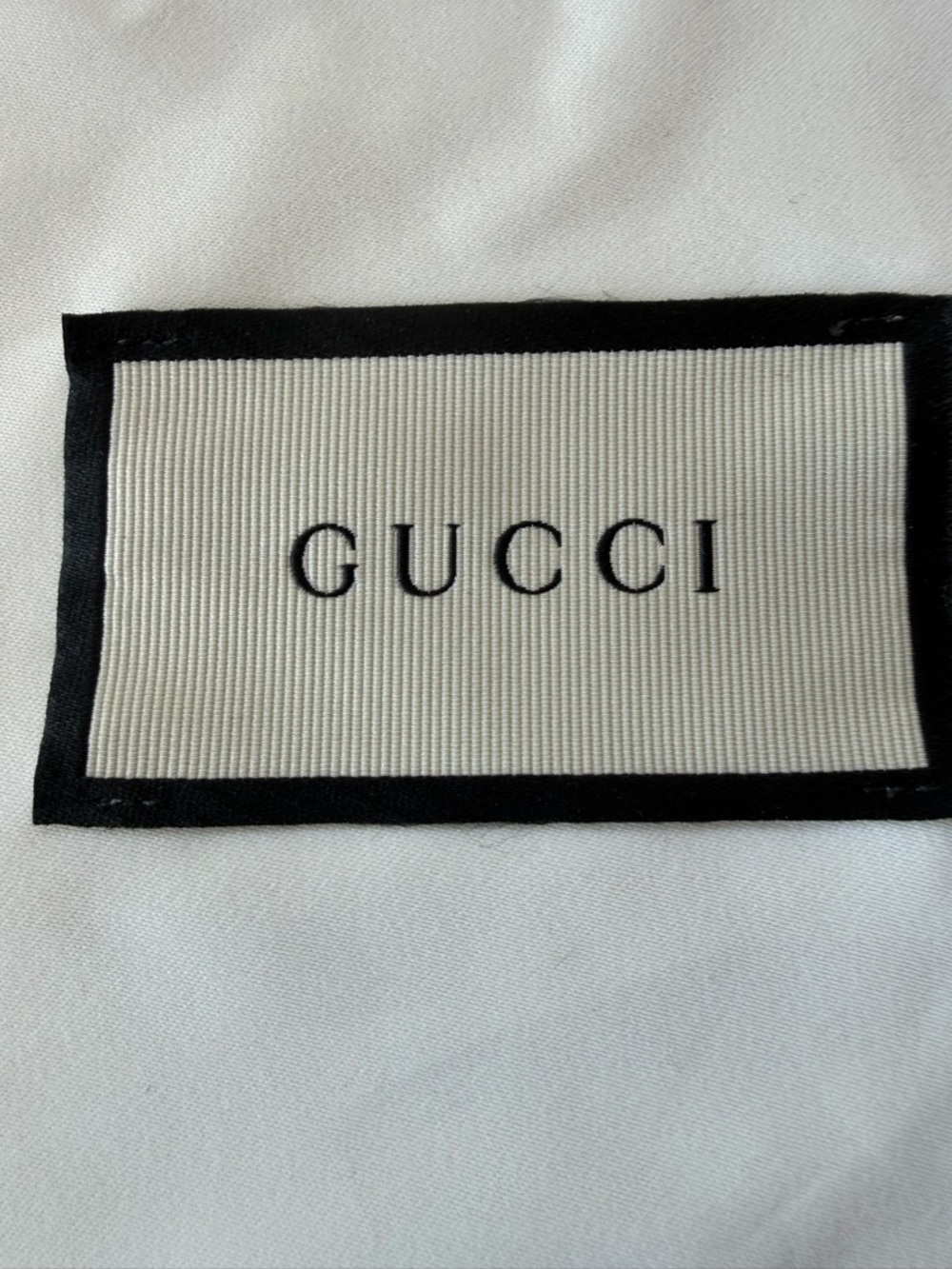Authentic Gucci Shoe Dust Bags – Set of 2 – White/Cream Stitched Logo - Picture 2 of 8